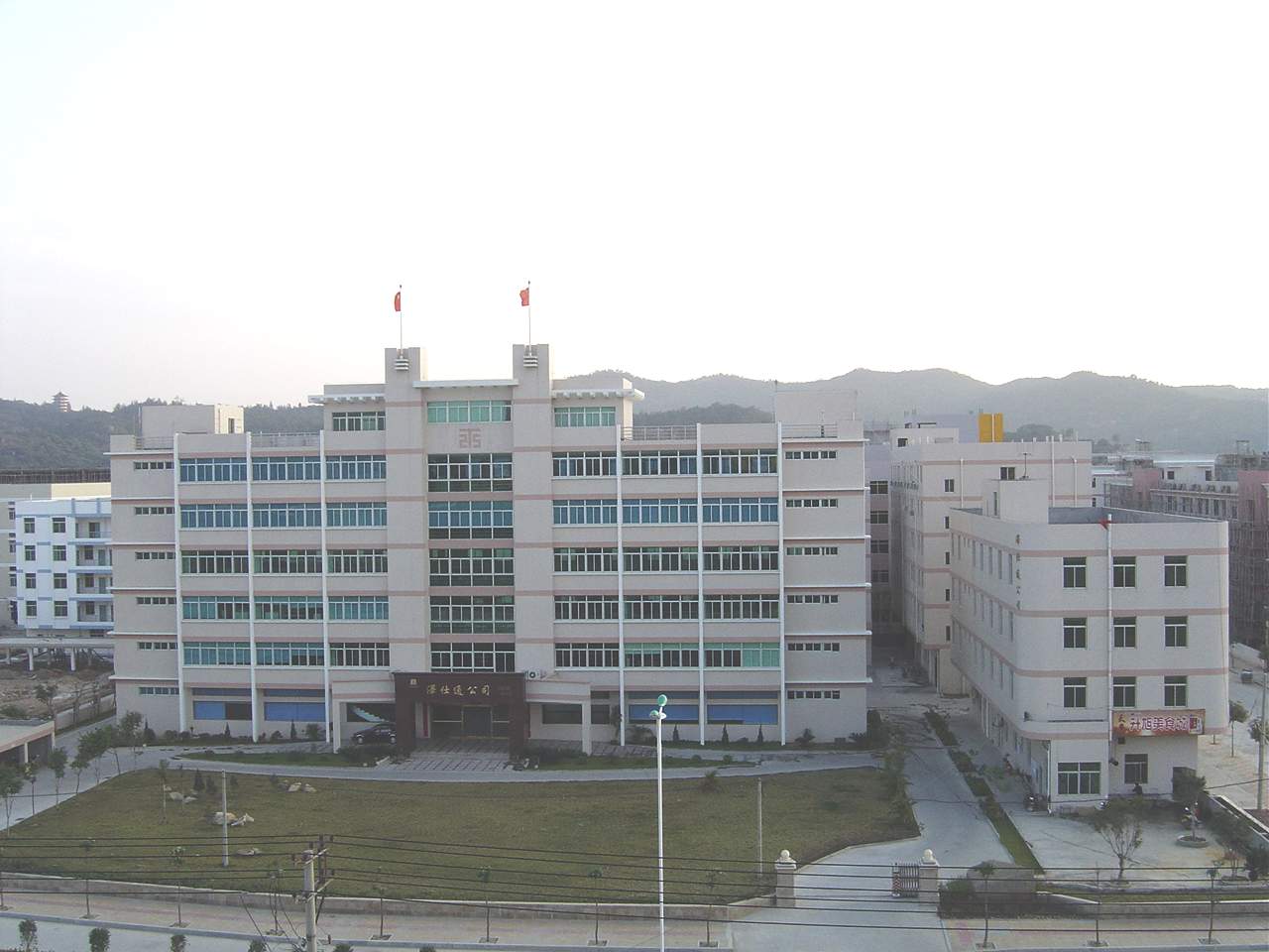 1-2306091F354560.jpg